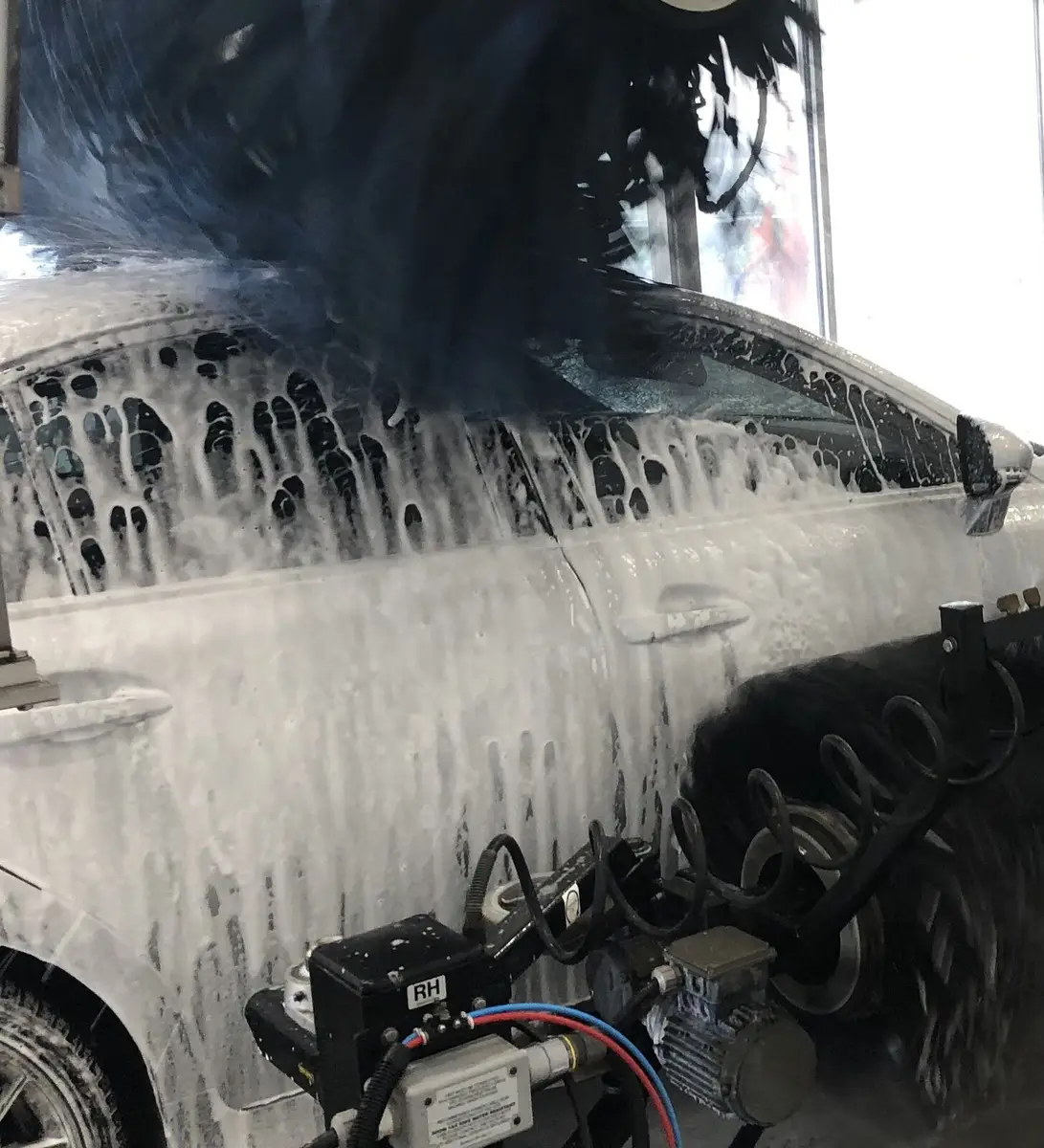 Wash Fox car wash tunnel in action